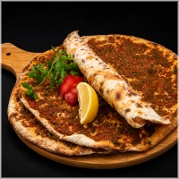 Turkse Pizza Kipdöner
